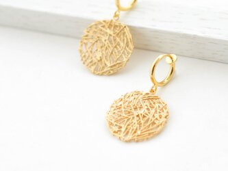 Mesh plate hoop earrings(gold)の画像