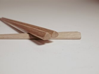 子ども用・ただし箸の持ち方をしている人の箸〈オイル仕上げ〉の画像