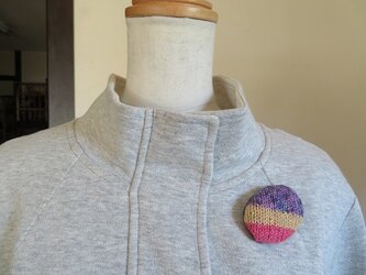 カラフルニットのブローチの画像