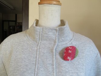 カラフルニットのブローチの画像