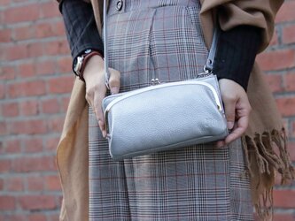 【送料無料】お財布ショルダー　シルバー　がま口　スマホ財布　姫路レザーaw-17nnsの画像