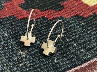 クロス ピアスの画像