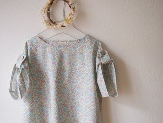 Liberty: Meadow　ゆったりロールアップブラウスの画像