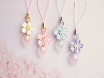 【さくら咲く】桜と花びらのストラップ ＊つまみ細工＊の画像