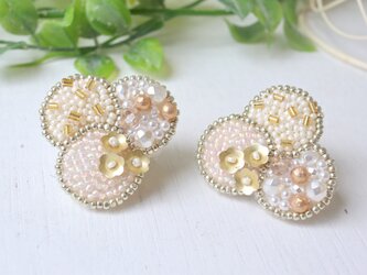 パールとゴールドの輝き、オートクチュール刺繍の丸ブローチ、kanekoさんの画像