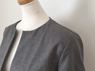 しっかり生地のノーカラージャケットM~Lの画像