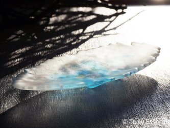 つや消しガラスのインテリアトレイ -「 HANAのおと」 ● ターコイズブルー・20cmの画像