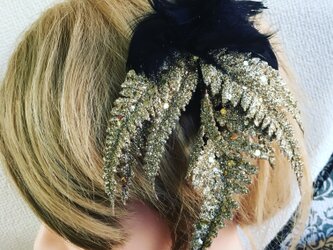 ブラックファーとリーフの髪飾り【造花】ウェディング・成人式などの着物に！・卒業式の画像