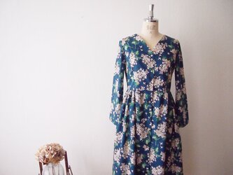 Liberty: Lilac ガウンワンピースの画像