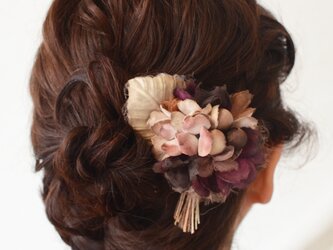 染め花・枯れた紫陽花のヘアクリップ付コサージュの画像
