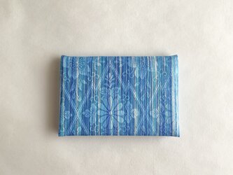 絹手染カード入れ（縦・水色青系）の画像