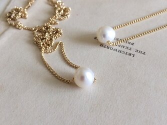 [80ｃｍロングネックレス]one pearl(淡水パール)×metal long design necklaceの画像