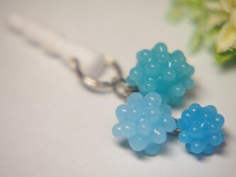 こんぺいとう３粒　イヤホンピアス　水色系の画像