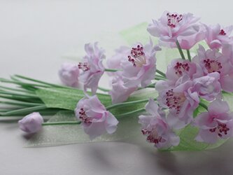 ピンクの桜のコサージュE9の画像