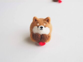 【受注製作】 ハートチョコを持つまゆ柴犬(赤柴・黒柴・白柴)　羊毛フェルトの画像