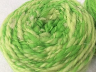 麻の繊維入り手紡ぎ糸（薄萌葱色）の画像