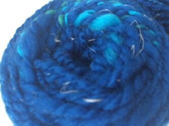 麻の繊維入り手紡ぎ糸（青）の画像
