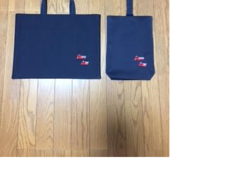 クロスステッチ刺繍：消防自動車★紺色レッスンバッグとくつ入れセット／＊お受験・入園入学・通園通学＊／の画像