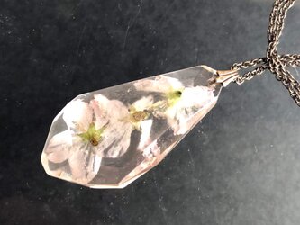 幻想鉱石　白い桜　ペンダントの画像