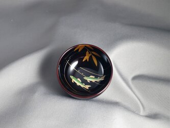 輪島塗ぐい吞み　溜塗　若鮎蒔絵　の画像