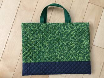 縁取り恐竜　キルティングレッスンバッグ（グリーン）の画像