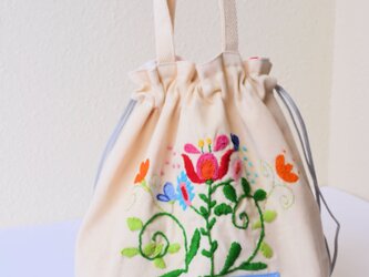 ママが可愛くなっちゃう手刺繍　巾着バッグ♪の画像