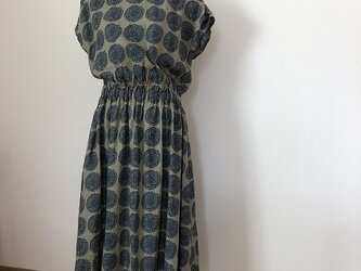 サークル模様のリネンシャーリングワンピースM~Lの画像