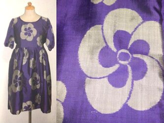 Sold Out銘仙リメイク♪ねじり梅が可愛い銘仙ワンピース・ボリューム袖♪ハンドメイド・紫・シルクの画像