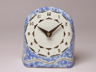 青色の置き時計_うず　(陶製木製針）の画像