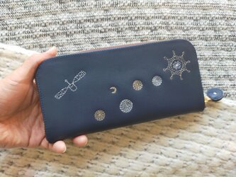 刺繍革財布『宇宙』NAVY×1tone（牛革）☆Slimラウンドファスナー☆の画像