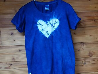 ハートの藍染Tシャツの画像