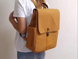 帆布シンプルリュック通勤通学A4対応(キャメル)の画像