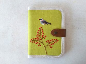 手刺繍マルチケース ヒヨドリと南天の画像