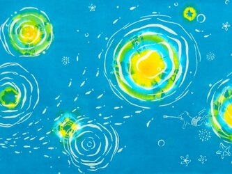 型染めてぬぐい「月と星と～海の中から～」（綿100％・絞り染め生地に抜染）の画像