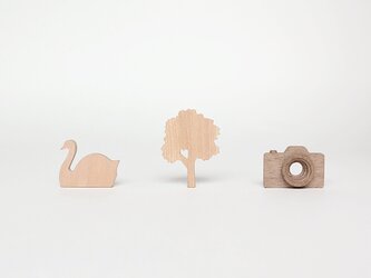 木のブローチ【Wood brooch】--【Swan : スワン】【Tree : 木】【Camera : カメラ】の画像