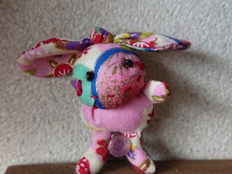 ウサギのぬいぐるみブローチ4の画像
