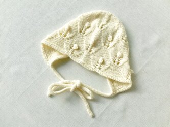 ６M〜 手編み　お花のベビーボンネット　ウール100％の画像