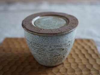 蓋付きカップ　白マットの画像