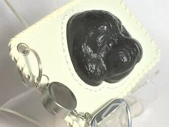 トイプードルの本革パスケース（黒）の画像