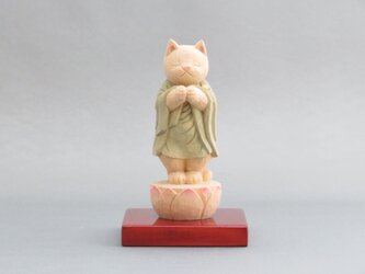 木彫り　立ち袈裟を着た合掌猫　猫仏1931の画像