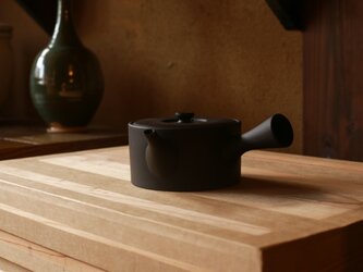 ※完売※【煎茶が美味しく飲める平型急須】愛知県常滑産・とこなめ焼の急須・低・380cc・墨色（湯呑3～4杯分）の画像