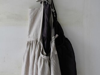 ギャザー入りワンピースエプロンCH&NA　丈95センチ/フレンチリネンの画像