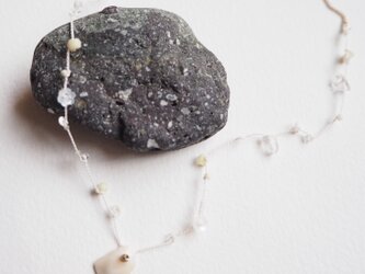 White silk necklaceの画像
