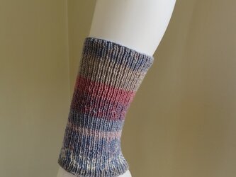 優しい色のレッグウォーマーの画像