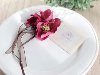 クリスマスローズ＆ヘッドドレス ２way☆*:.ワイン christmas rose corsage wineの画像
