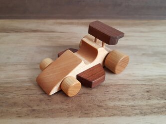 木のおもちゃ　Ｆ１カーの画像