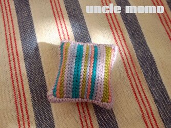ドール用ツヴィスト刺繍のクッション　French chic Lavender　1/12ミニチュア・ファブリックの画像