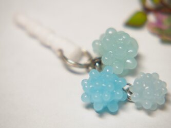 こんぺいとう３粒　イヤホンピアス　水色系の画像