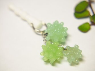 こんぺいとう３粒　イヤホンピアス　緑系の画像