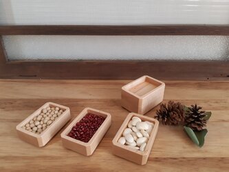 スタッキングできる小さな器（5点セット）の画像